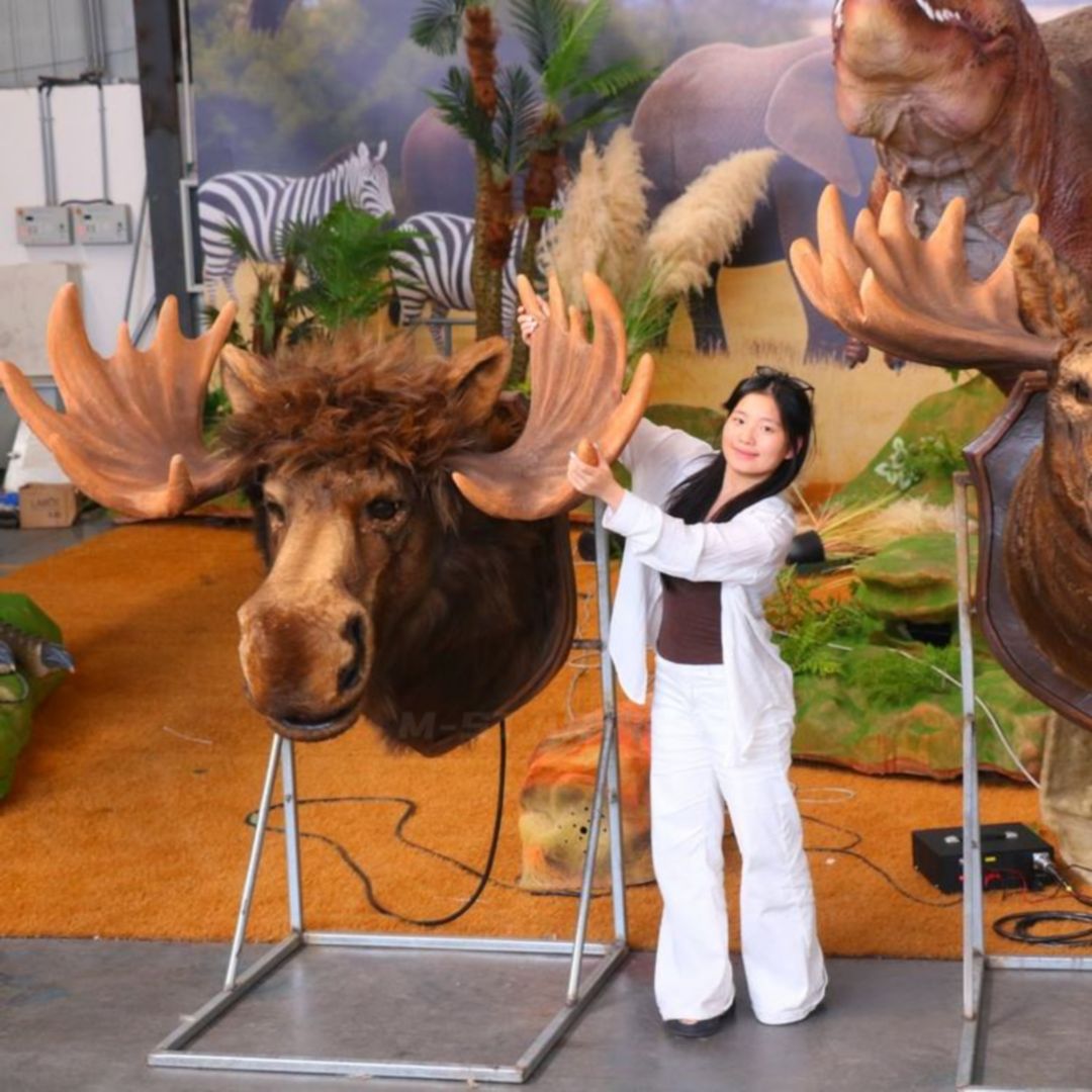 Moving Moose Head