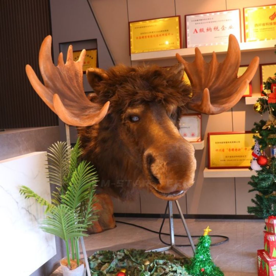 Moving Moose Head