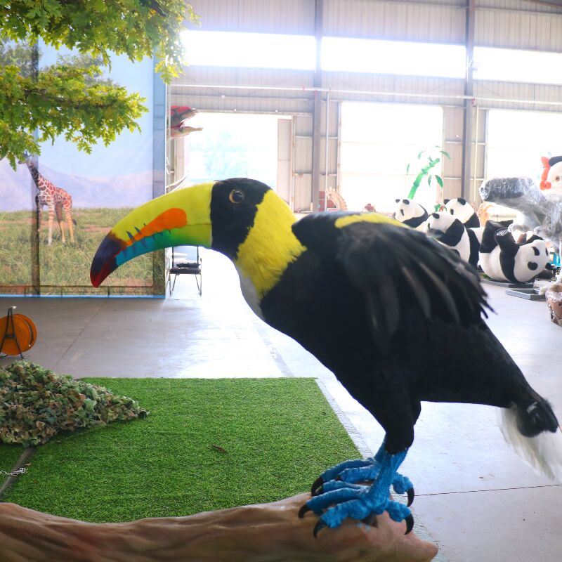 Snakes and parrots hunt for food